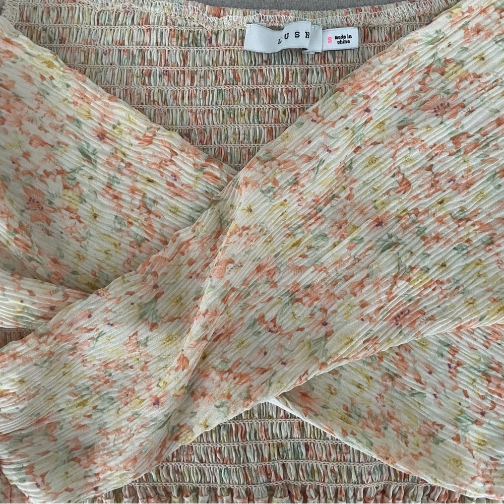 Lush Criss Cross Surplice Floral Print Crop Top Size Small - Picture 6 of 7